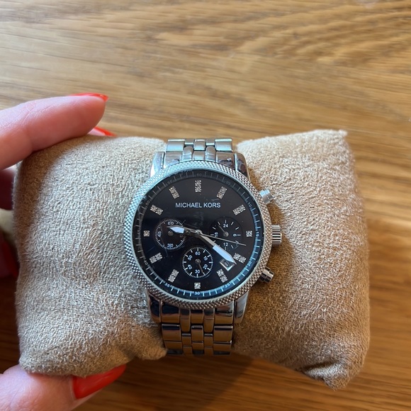 Michael Kors Watch - Picture 2 of 7